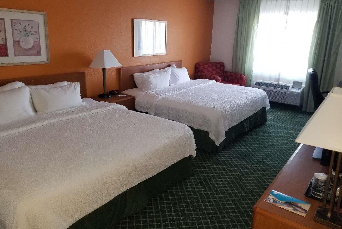 Americinn By Wyndham Hudson Esterno foto