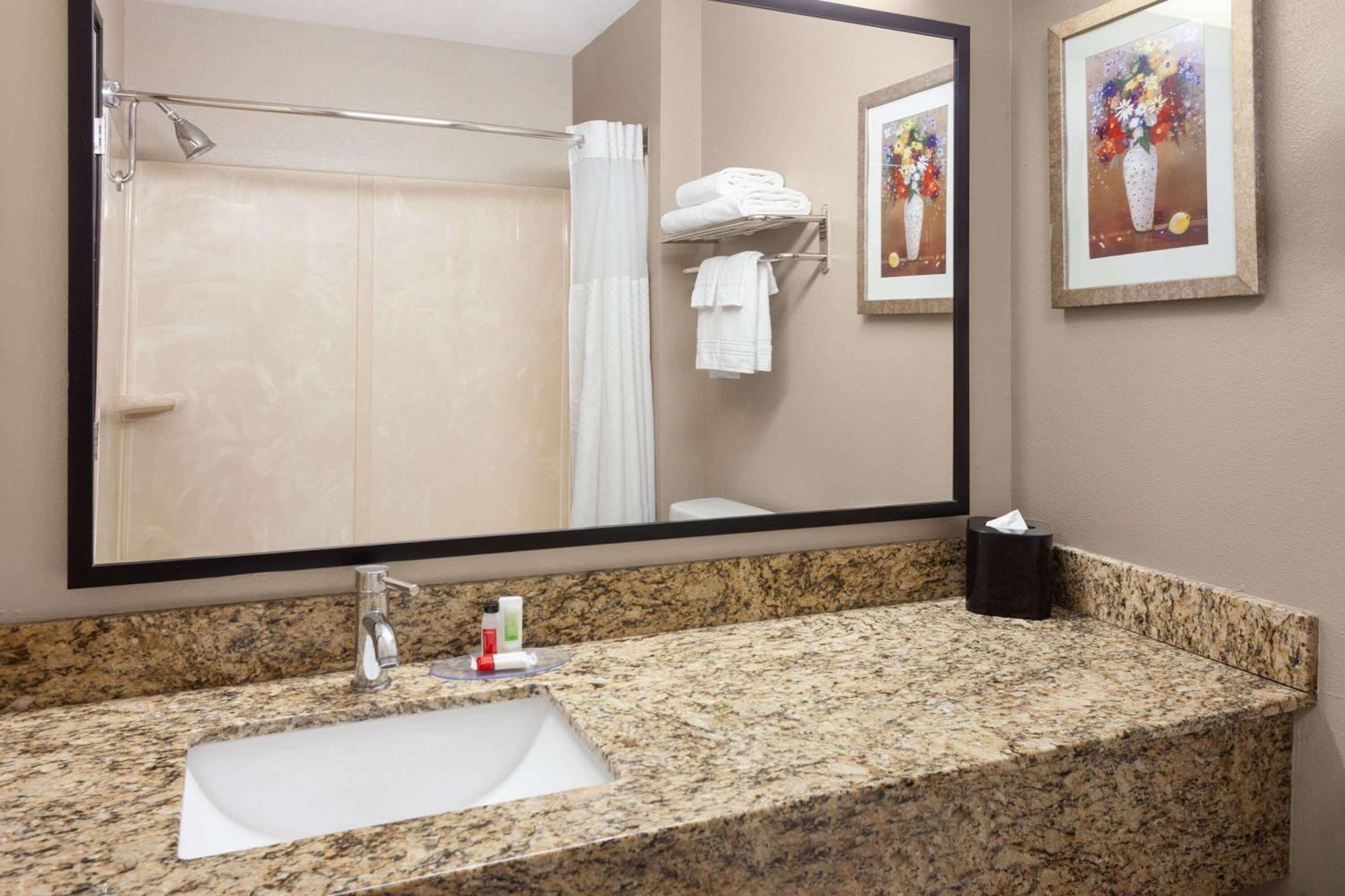 Americinn By Wyndham Hudson Esterno foto