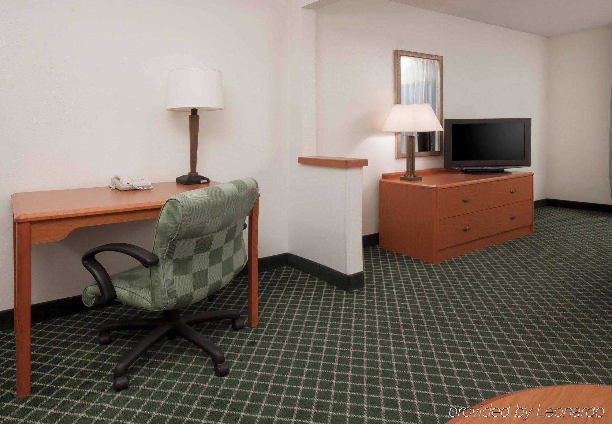Americinn By Wyndham Hudson Esterno foto