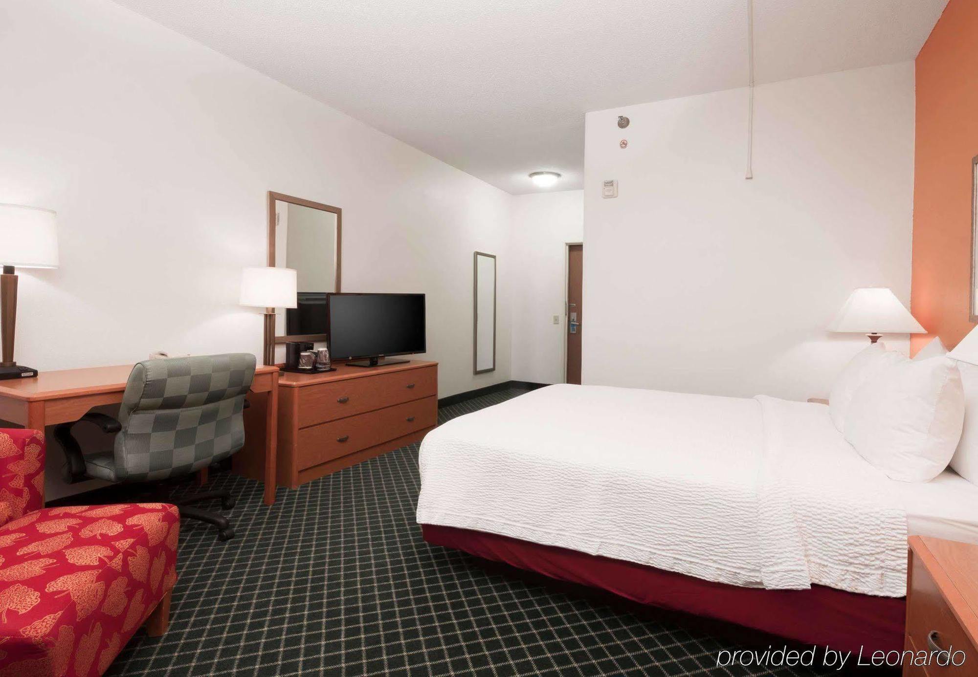 Americinn By Wyndham Hudson Esterno foto
